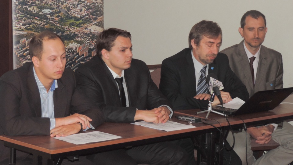 Członkowie Stowarzyszenia Metropolia Bydgoska podczas konferencji prasowej. Fot. Lech Przybyliński