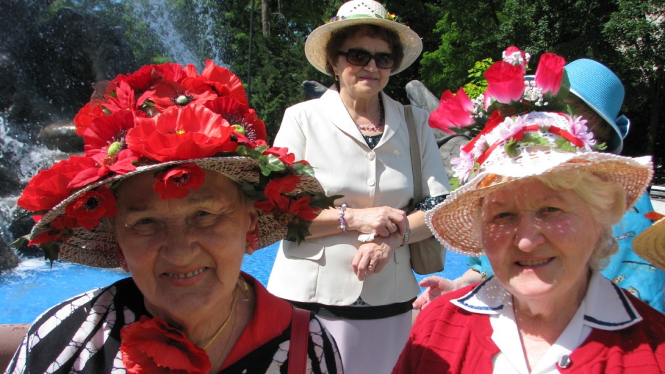 Wyobraźnia uczestników "Marszu Kapeluszowego", jest ogromna.. Fot. Sława Skibińska-Dmitruk