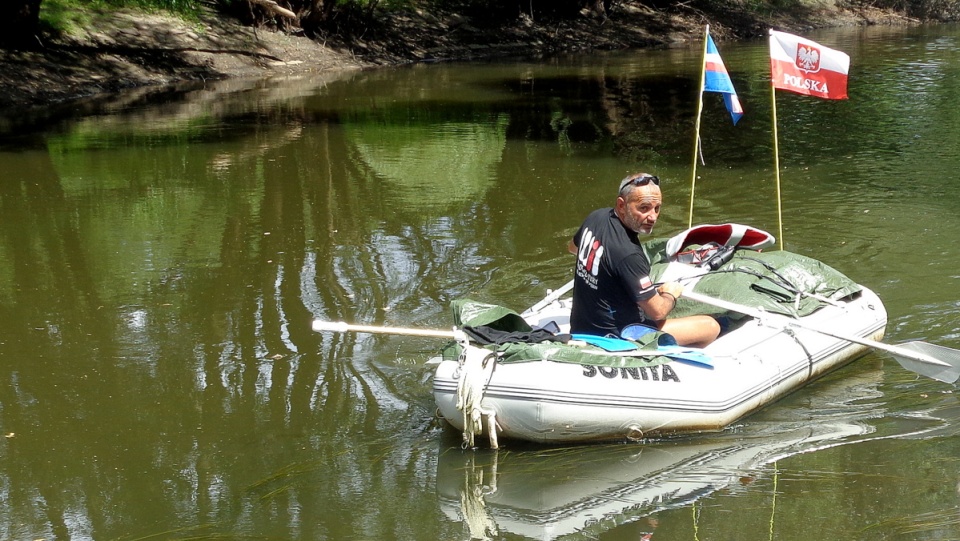 Pan Karol przepłynął już ponad 800 km. We wtorek dotarł do Świecia nad Wisłą. Fot. Marcin Doliński