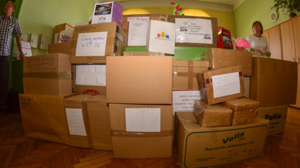 Książki, przybory szkolne oraz zabawki trafią wkrótce do najmłodszych mieszkańców Papui Nowej Gwinei. Fot. Kuba Domański