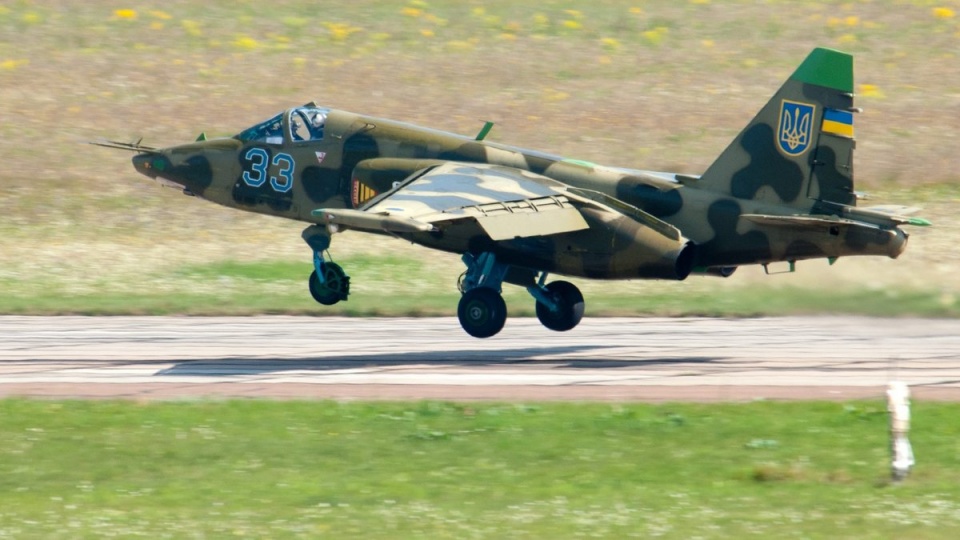 Oba samoloty strącono w pobliżu kurhanu Saur-Mogiła i na razie nie wiadomo, co stało się z ich pilotami. Fot. PAP/EPA/SERGEY POPSUEVICH