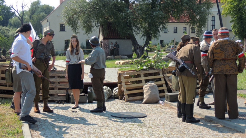 Inscenizacja historyczna wpisała się w toruńskie obchody 70. rocznicy wybuchu Powstania Warszawskiego. Fot. Adriana Andrzejewska