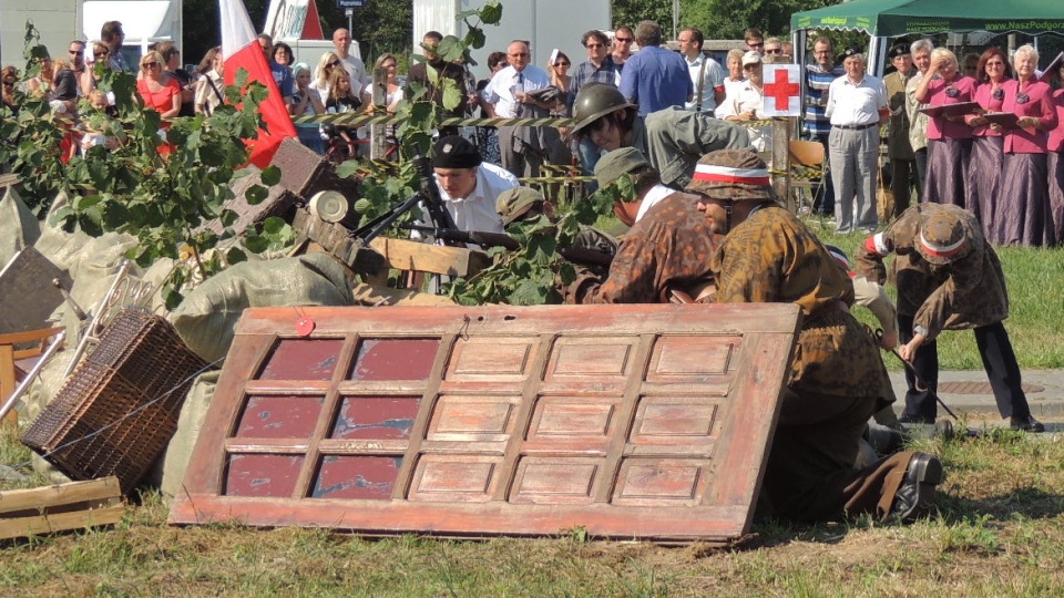 Inscenizacja historyczna wpisała się w toruńskie obchody 70. rocznicy wybuchu Powstania Warszawskiego. Fot. Adriana Andrzejewska