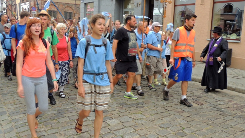 Tysiąc pielgrzymów z ziemi toruńskiej i lubawskiej ruszyło na Jasną Górę. Fot. Adriana Andrzejewska