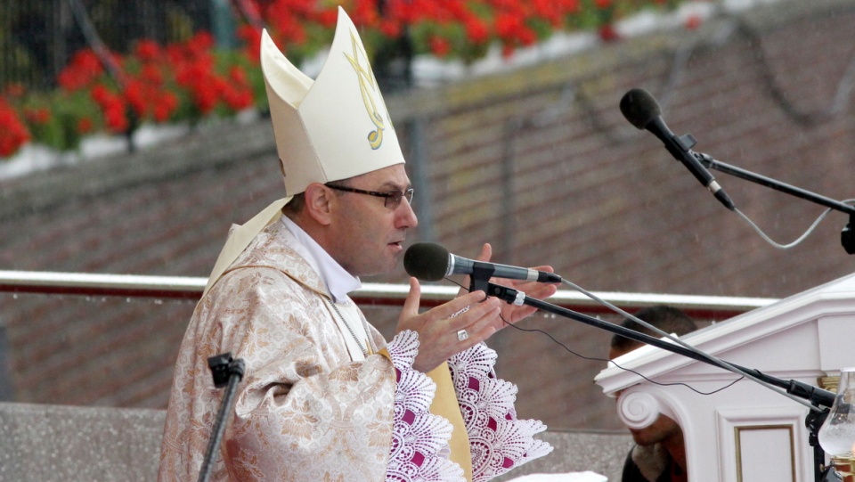 Prymas Polski abp Wojciech Polak głosi homilię podczas sumy pontyfikalnej w trakcie uroczystości NMP Częstochowskiej. Fot. PAP/Waldemar Deska