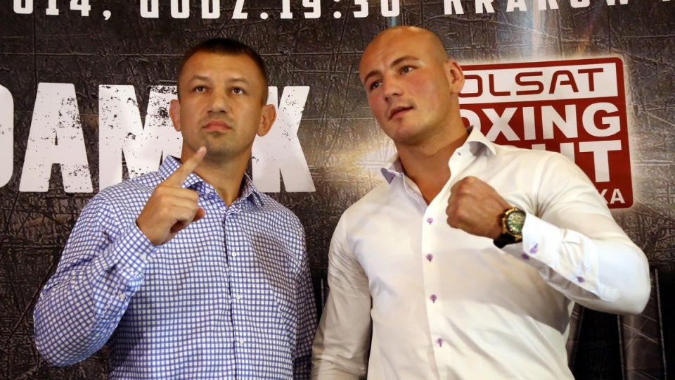 Bokserzy wagi ciężkiej - Tomasz Adamek (L) i Artur Szpilka (P) podczas konferencji prasowej. Fot. PAP/Tomasz Gzell