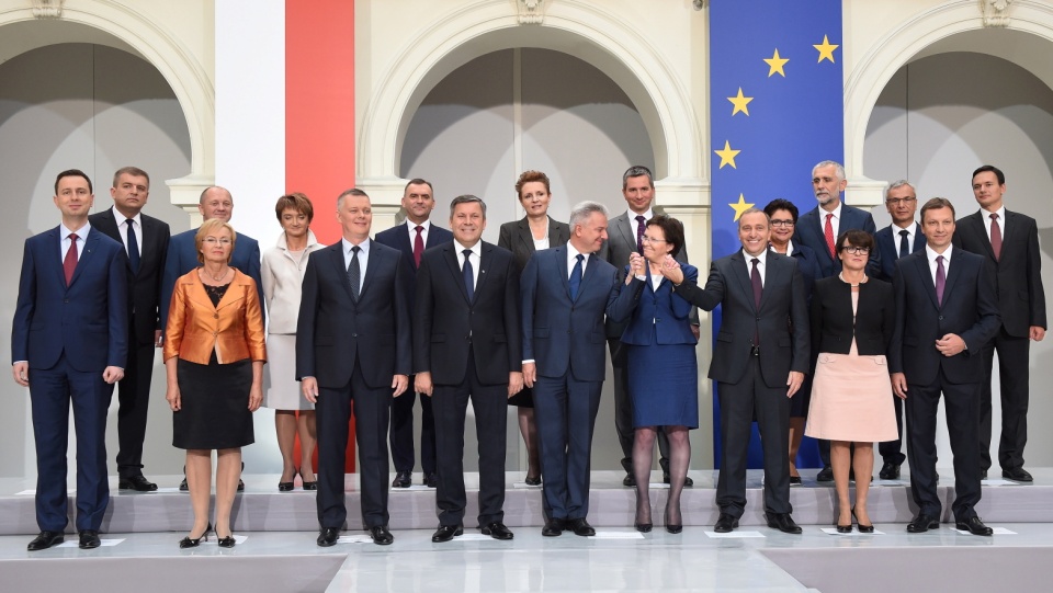 Członkowie nowego rządu podczas oficjalnego ogłoszenia składu gabinetu Ewy Kopacz. Fot. PAP/Radek Pietruszka