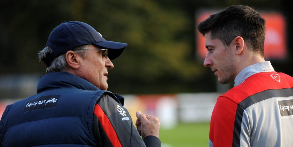 Adam Nawałka i Robert Lewandowski podczas treningu reprezentacji w Warszawie. Fot. PAP/Bartłomiej Zborowski