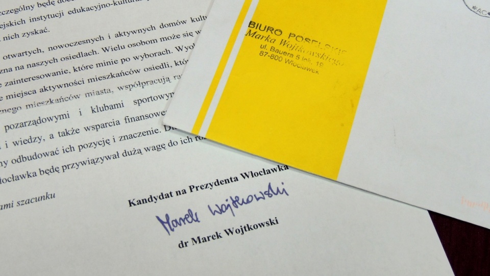 Marek Wojtkowski rozesłał materiały wyborcze posługując się bezpłatnymi kopertami poselskimi. Fot. Marek Ledwosiński