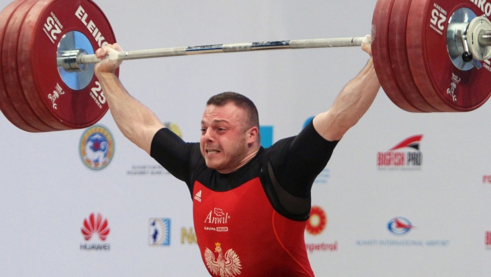 Adrian Zieliński (Tarpan Mrocza) spalił trzy podejścia w rwaniu. Fot.PAP/EPA