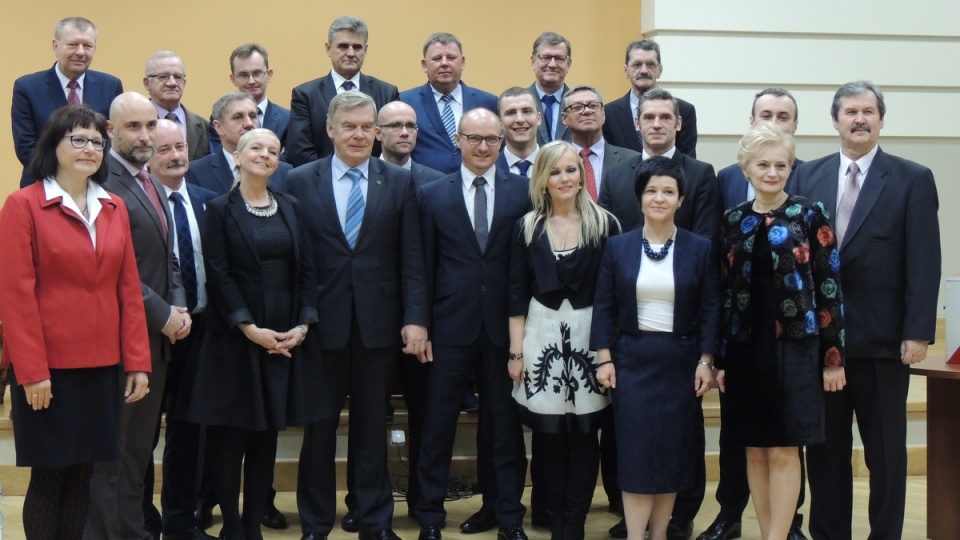 W obradach pierwszej sesji włocławskiej Rady Miasta udział wzięli dwaj prezydenci miasta: kończący urzędowanie Andrzej Pałucki z SLD oraz nowo wybrany prezydent Marek Wojtkowski z PO. Fot. Marek Ledwosiński