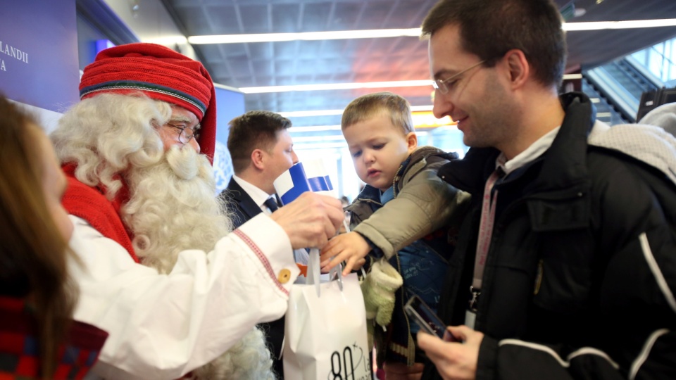 Na Mikołaja czekały dzieci z kilku warszawskich przedszkoli. Fot. PAP/Leszek Szymański