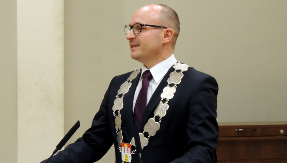 Nowo wybrany prezydent Włocławka, Marek Wojtkowski, oficjalnie objął rządy w Ratuszu. Fot. Marek Ledwosiński