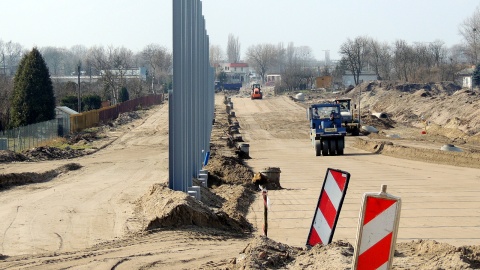Teren budowy dróg oglądali przedstawiciele służb miejskich i mediów. Fot. Michał Zaręba