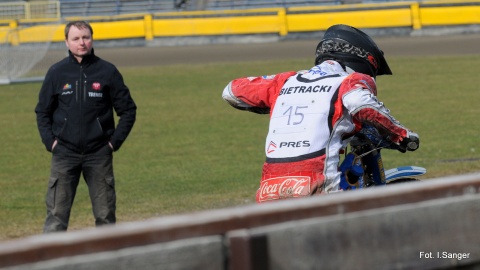 Trener Jacek Woźniak i Bartosz Bietracki