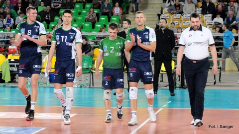 Po dwóch wygranych z AZS Warszawa Transfer Bydgoszcz pozostaje w grze o 5. miejsce PlusLigi.