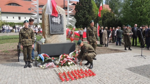 Toruński Marsz Pułkownika Pileckiego zakończył się uroczystością pod pomnikiem ku czci Żołnierzy Wyklętych. Fot Adriana Andrzejewska