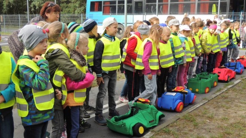 Edukacja przez zabawę - tak najmłodsi uczniowie z Bydgoszczy i powiatu bydgoskiego uczą się bezpiecznych zachowań. Fot. Tatiana Adonis