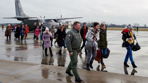 Pierwsi Polacy ewakuowani z Donbasu już w Polsce