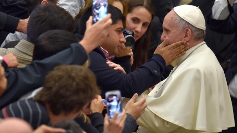Papież: ojciec stanowczy i wielkoduszny, ale nie kontroler dzieci