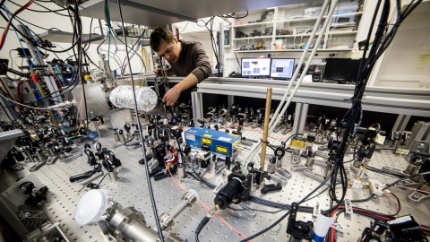 Optyczny zegar atomowy skonstruowany przez fizyków z UJ, UMK oraz UW