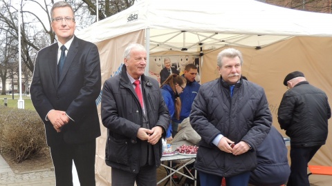 W Bydgoszczy zbierane są podpisy popierające kandydaturę Komorowskiego