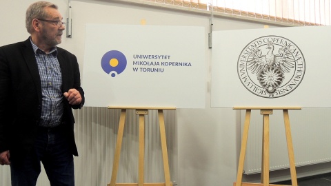 Toruński UMK z zyskiem za 2014 rok i nowym logo uczelni [wideo]