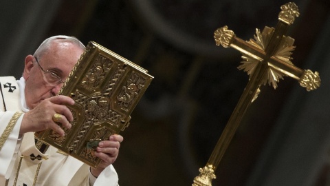 Papież przewodniczył mszy Wigilii Paschalnej