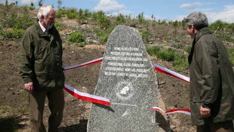 Obelisk będzie przypominał o zniszczeniach