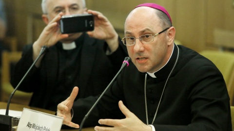 Biskupi: Kościół szeroko otwiera się na zgłaszanie przypadków pedofilii