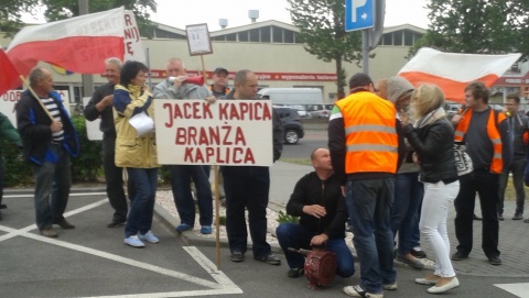 Pracownicy Bioetanolu protestowali przed Izbą Celną w Toruniu