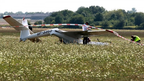 Przyczyny wypadku szybowca na płockim lotnisku bada prokuratura