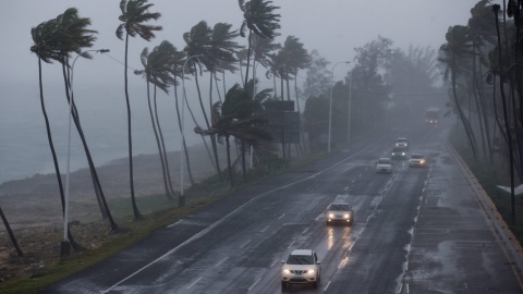 Co najmniej 12 śmiertelnych ofiar tropikalnego sztormu Erika