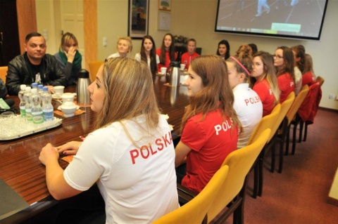 Torunianki - mistrzynie w sporcie pożarniczym nagrodzone przez prezydenta miasta