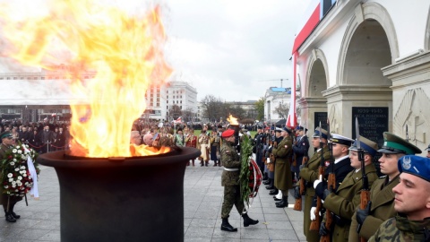 Święto Niepodległości: odprawa wart przed Grobem Nieznanego Żołnierza