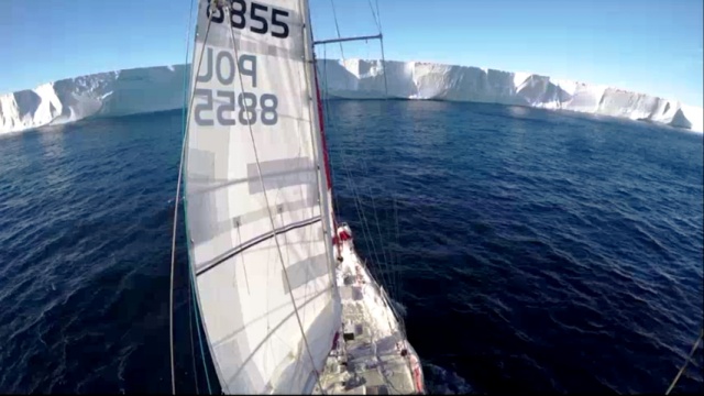 Kolejne relacje z Antarktydy, Selma Expeditions płynie wzdłuż Wielkiej Bariery Lodowej Rossa