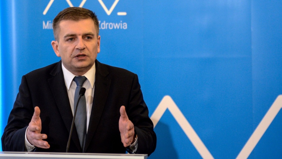 Minister zdrowia Bartosz Arłukowicz, podczas konferencji prasowej po całonocnych negocjacjach z Porozumieniem Zielonogórskim. Fot. PAP/Jakub Kamiński