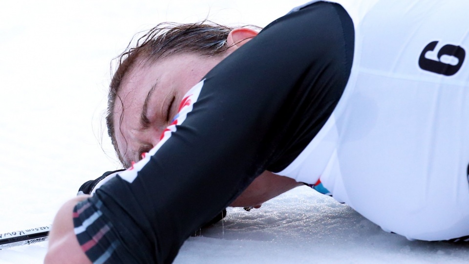 Zmęczona Justyna Kowalczyk po zajęciu 7. miejsca w biegu na 10 km ze startu wspólnego techniką klasyczną w zawodach Tour de Ski zaliczanych do klasyfikacji Pucharu świata w biegach narciarskich in Val di Fiemme. Fot. PAP/Grzegorz Momot
