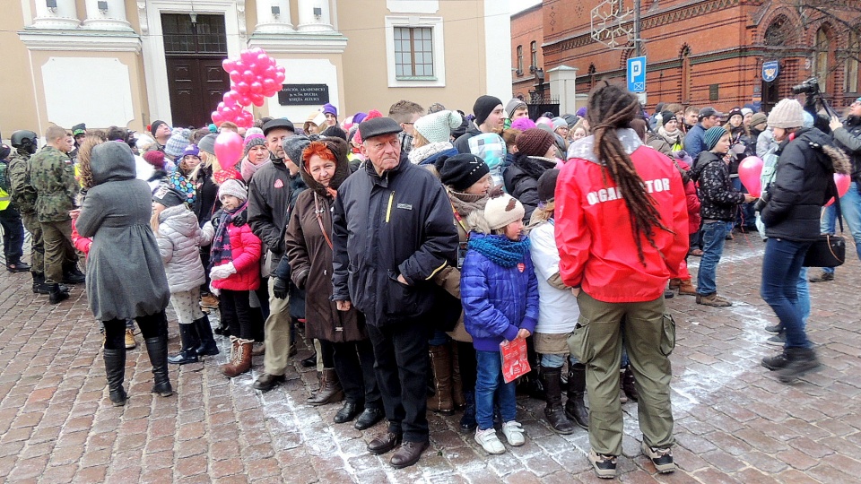 W tym roku na Rynku Staromiejskim w Toruniu ścisnęło się 461 osób. Fot. Adriana Andrzejewska