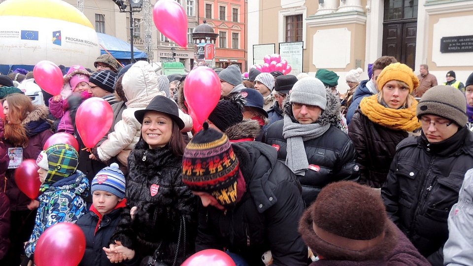 W tym roku na Rynku Staromiejskim w Toruniu ścisnęło się 461 osób. Fot. Adriana Andrzejewska