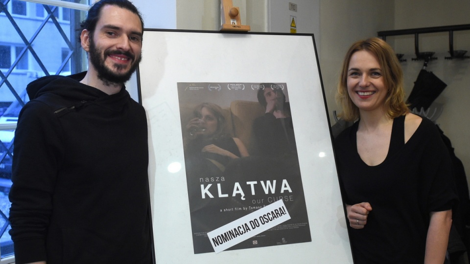 Twórcy dokumentu "Nasza klątwa" Tomasz Śliwiński (L) i Magda Hueckel (P), podczas konferencji prasowej w Warszawie, po ogłoszeniu nominacji do Oscarów - nagród Amerykańskiej Akademii Filmowej. Fot. PAP/Radek Pietruszka