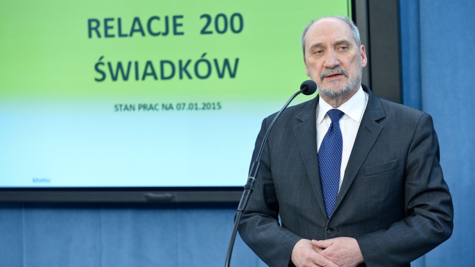 Parlamentarny zespół ds. wyjaśnienia katastrofy smoleńskiej przedstawi kolejny raport w jej piątą rocznicę, przypadającą 10 kwietnia. Fot. PAP/Marcin Obara