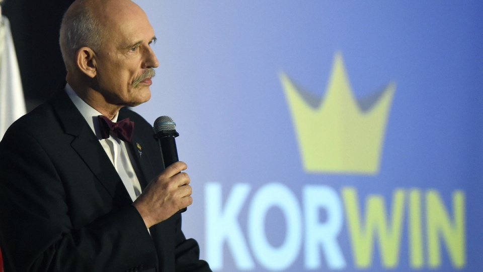 Kandydat na prezydenta Janusz Korwin-Mikke podczas konwencji założycielskiej partii KORWiN i inauguracji kampanii prezydenckiej. Fot. PAP/Radek Pietruszka