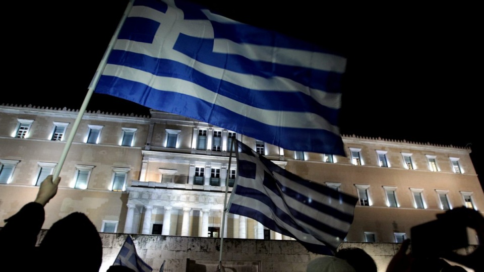 By demonstorować pod hasłem "oddech godności", na placu Syntagma w centrum Aten zebrało się ok. 15 tys. osób. Fot. PAP/EPA