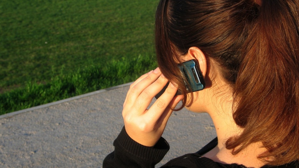 Na telefon zaufania mogą dzwonić osoby, które doświadczyły przemocy w rodzinie, bądź były świadkami takich zdarzeń. Fot. Freeimages.com