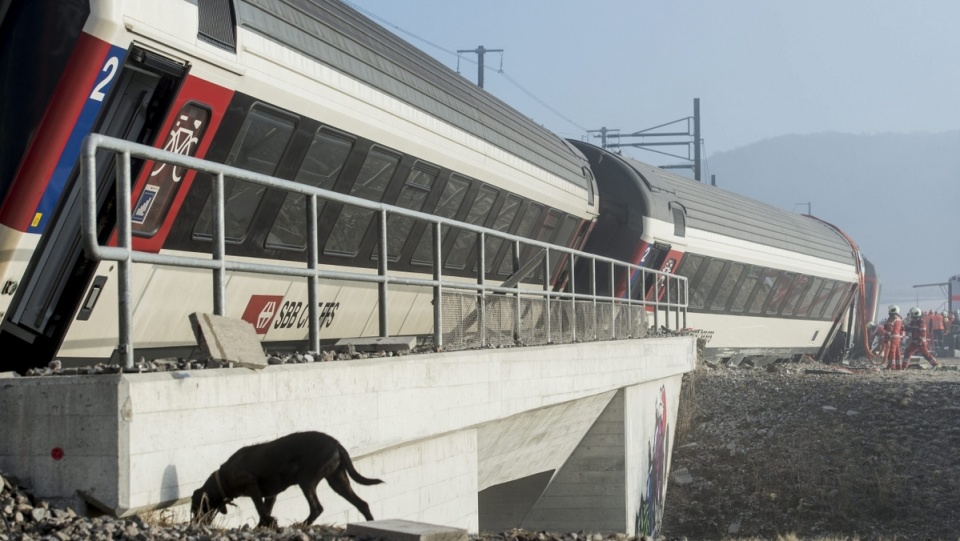 Pięciu rannych po kolizji pociągów pod Zurychem. Fot. PAP/EPA/ENNIO LEANZA