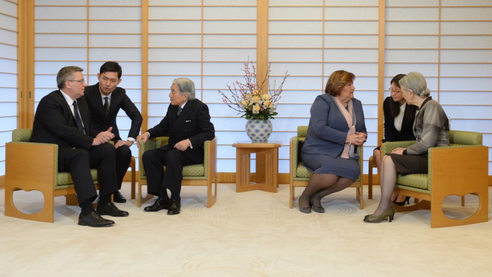 Prezydent Bronisław Komorowski z żoną Anną podczas audiencji u cesarza Japonii Akihito i cesarzowej Japonii Michiko. Fot. PAP/Jacek Turczyk