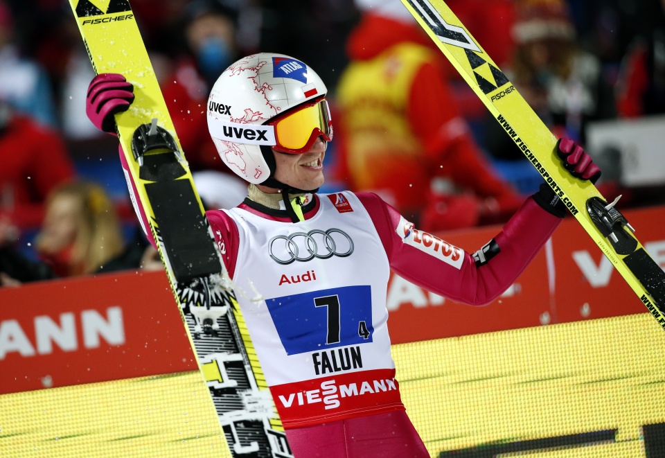 Radość Stocha. Polska drużyna zdobyła brązowy medal mistrzostw świata w szwedzkim Falun. Fot. PAP/Grzegorz Momot