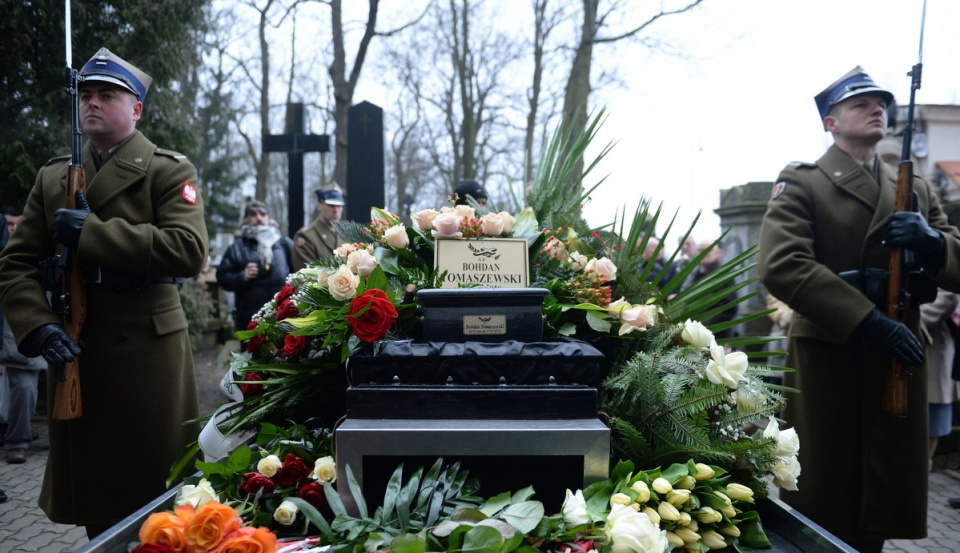 Uroczystości pogrzebowe dziennikarza Bohdana Tomaszewskiego na Starych Powązkach w Warszawie. Fot. PAP/Jacek Turczyk