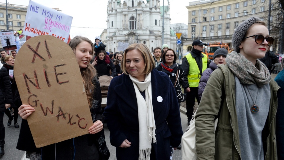 "Wszystkie jesteśmy u siebie" - to hasło tegorocznej Manify, która w niedzielę przeszła ulicami Warszawy. Fot. PAP/Jacek Turczyk